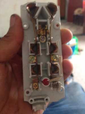  插座上的二极管为什么亮「插座上的二极管费电吗」
