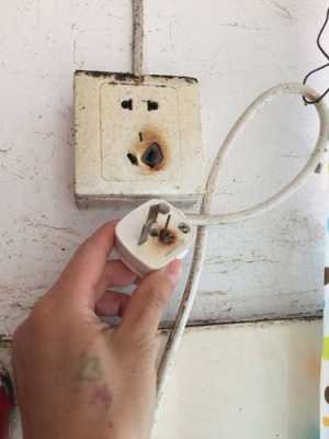 插座板为什么会生锈,插座生锈会漏电吗 